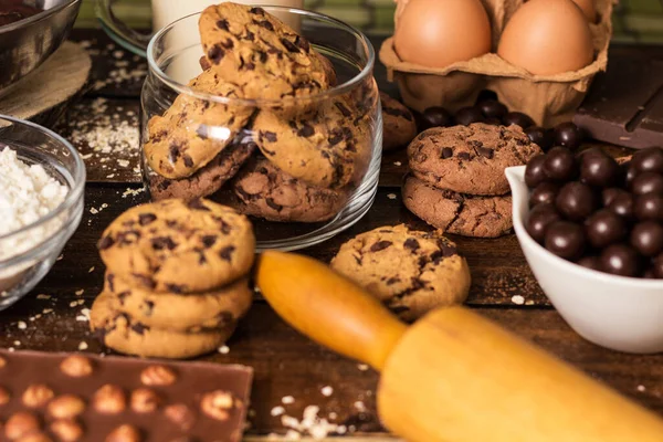 Готуємо Домашнє Печиво Шоколадними Чіпсами — стокове фото