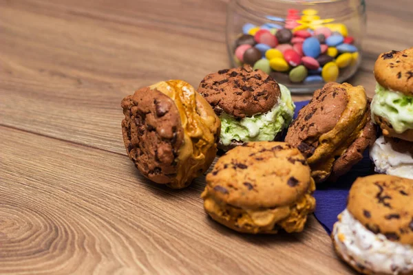 Різнокольоровий Шоколадний Чіп Морозиво Печиво Бутерброди — стокове фото