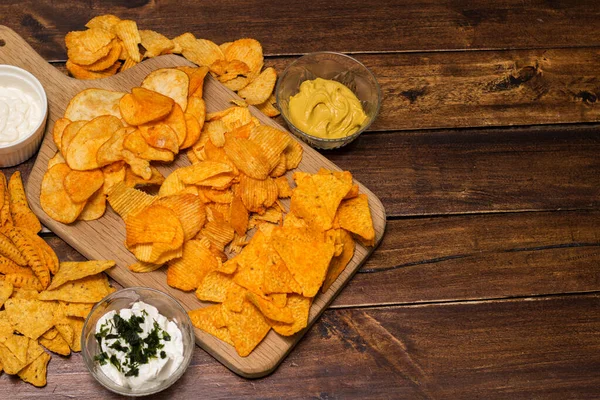 Tortilla Chips Cutting Board Dipping Sauce — Stock Photo, Image