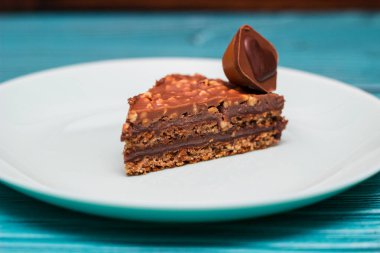 Çikolatalı kek ve şekerli kalp.