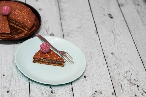 Cevizli çikolatalı kek parçaları.