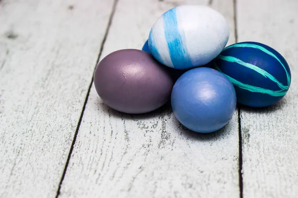 Blue Easter Eggs Old White Wood Background — Stockfoto