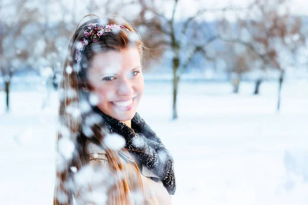 Portrait Beautiful Smiling Woman Winter — 图库照片