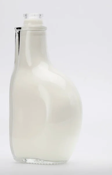 Botella Leche Forma Irregular Sobre Fondo Blanco — Foto de Stock