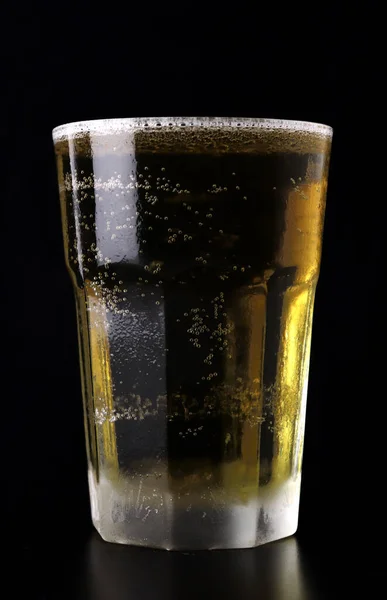 Glas Fris Koud Bier Donkere Achtergrond — Stockfoto