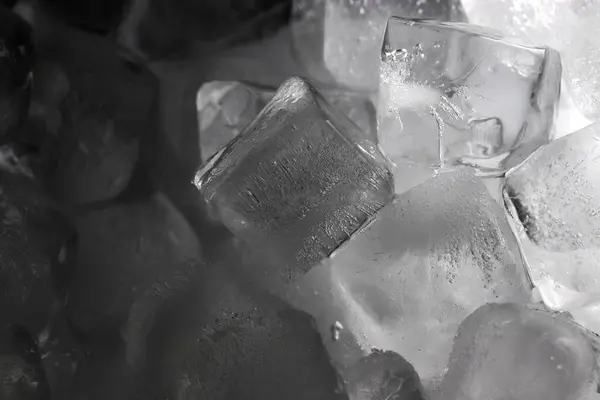Кубики Льоду Чорному Тлі Фотографія Низьким Ключем — стокове фото