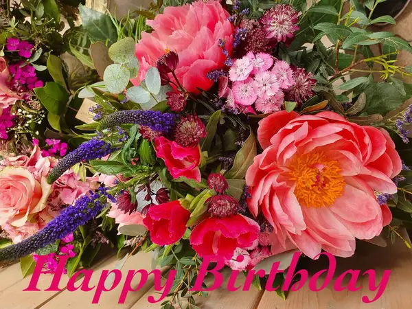 Çiçeklerin renkli tebrik kartı