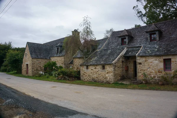 Vila Kernevez Casas Pedra Tradicionais Com Rua Botmeur Bretanha França — Fotografia de Stock