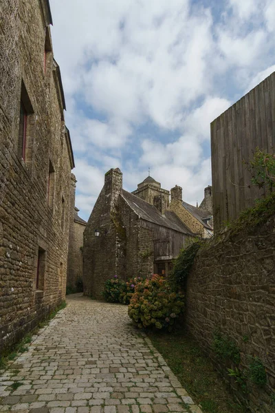 中世の通り ロクロナン ブルターニュ フランスの小さな美しい村の石畳 — ストック写真