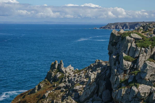Sziklák Pointe Van Partjainál Kilátással Atlanti Óceánra Plogoff Finistere Bretagne — Stock Fotó