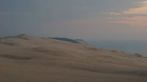 Ηλιοβασίλεμα Θέα Στη Θάλασσα Ένα Τεράστιο Φυσικό Σχηματισμό Άμμου Στο — Φωτογραφία Αρχείου
