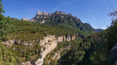 Pyrenees dağlarındaki Canon de Anisclo Kanyonu manzarası, Ordesa y Monte Perdido Ulusal Parkı, Aragon, Huesca, İspanya