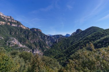 Pyrenees dağlarındaki Canon de Anisclo Kanyonu manzarası, Ordesa y Monte Perdido Ulusal Parkı, Aragon, Huesca, İspanya