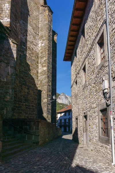 Pyrenean dağ kasabası Isaba, Navarra, İspanya