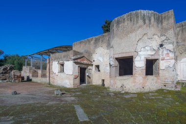 Antik Roma banliyö hamamı. Güneşli bir günde Pompeii, Campania, Napoli 'de.