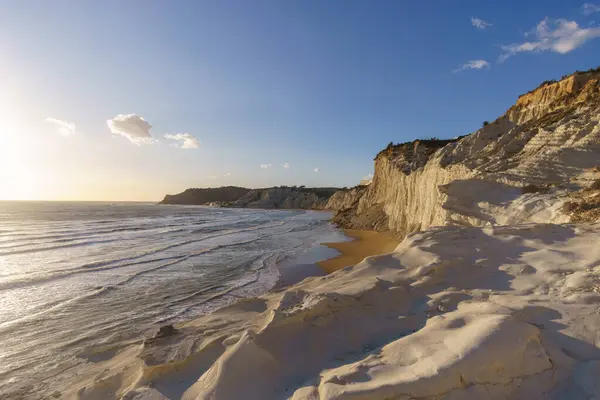 stock image White rock cliff called Stairs of the Turks or Scala dei Turchi at the mediterranean sea coast with beach, Realmonte, Sicily, Italy