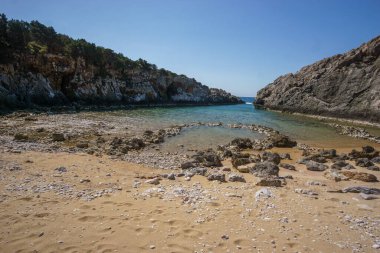 Güneşli bir bahar gününde ünlü Voidokilia plajı yakınlarındaki Idyllic plajı, Messinia, Moreloponnese, Yunanistan