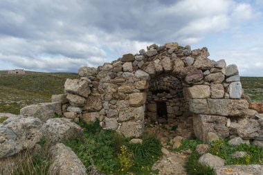 Cape Matapan veya Tainaron, Mani, Moreloponnese, Yunanistan 'daki Poseidon Tapınağı' nın eski harabeleri