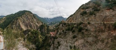 Proussos Manastırı, Yunanistan ve Yunanistan 'ın ortasındaki Evrytania dağlarındaki güzel panoramik manzara
