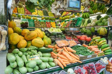 Market Stall 'daki Egzotik Meyvelerin Renkli Gösterimi