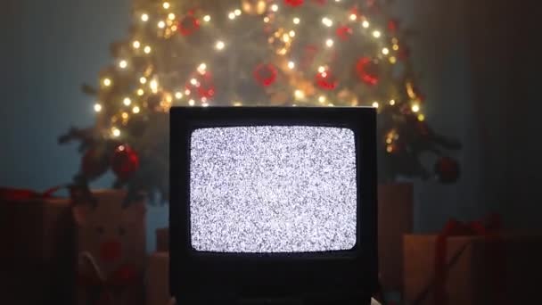Televisi Antik Bawah Pohon Natal — Stok Video
