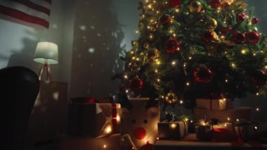 Evdeki Noel ağacını kapat. 