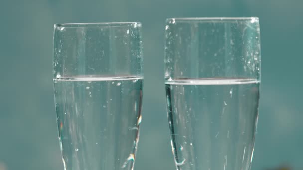Close Cálices Champanhe Para Ano Novo — Vídeo de Stock
