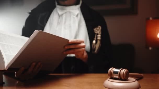 法廷での裁判官の閉廷 — ストック動画