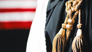 Mahkemedeki Yargıcın Kapanışı