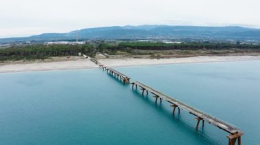 Yıkılmış iskelenin havadan görüntüsü