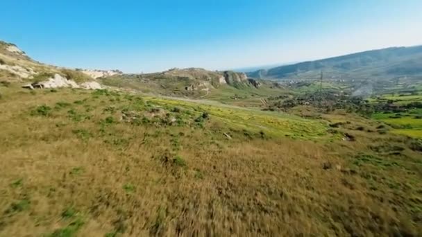 緑の丘の空中風景 — ストック動画