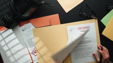 Çok Gizli Belge sansürleniyor. en üstteki görünüm.