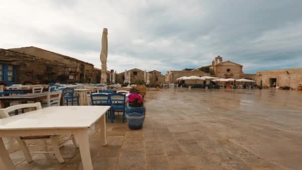 Υπαίθριο Εστιατόριο Ένα Τυπικό Ιταλικό Χωριό Σικελία Marzamemi — Αρχείο Βίντεο