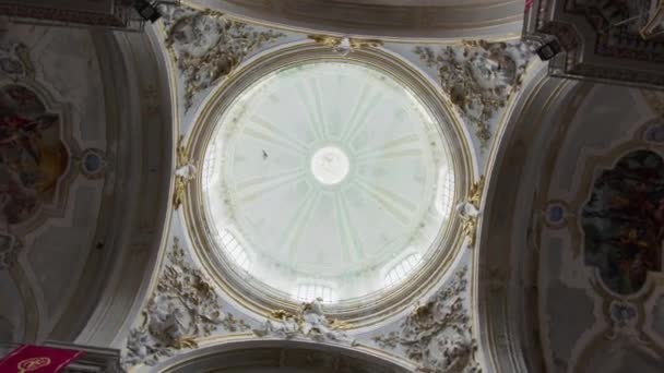 基督教教堂的内部景观 — 图库视频影像