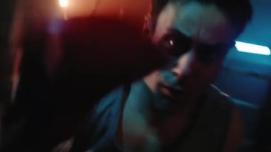 Pov of Boxer kameraya yumruk atıyor