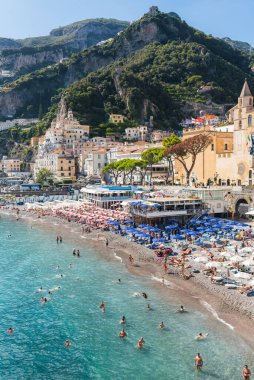 Yaz mevsiminde Amalfi Sahili Sahili