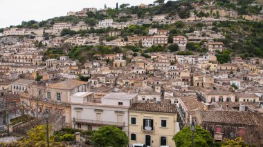 Modica Şehri. Eski Sicilya barok şehri.