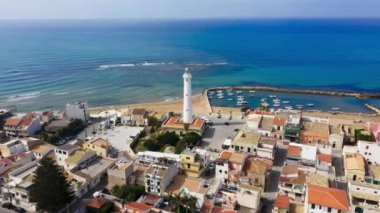 Deniz feneri kulesinin Arial manzarası 