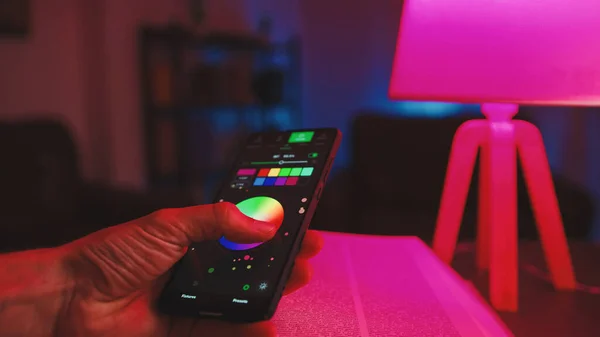 Smart Home Light 'ı kontrol ediyorum. Kapat..