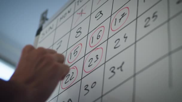 Penandaan Tanggal Pada Kalender — Stok Video