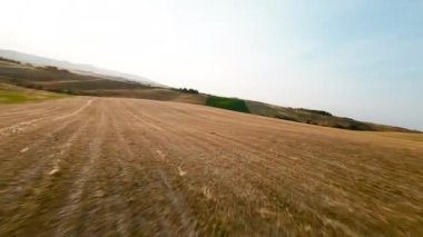 Buğday tepelerinin havadan görünüşü