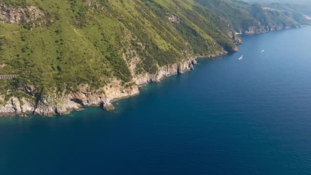 Vista Aérea Costa Rocosa Con Vistas Mar — Vídeos de Stock
