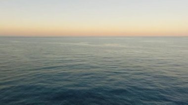 Sakin okyanusun havadan görünüşü 