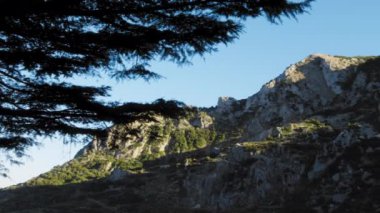 Dolomitik kökenli Rocky dağı.