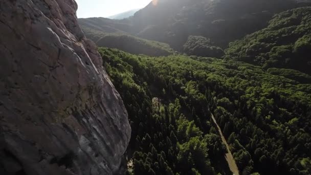 Luchtfoto Van Rotsachtige Berg — Stockvideo