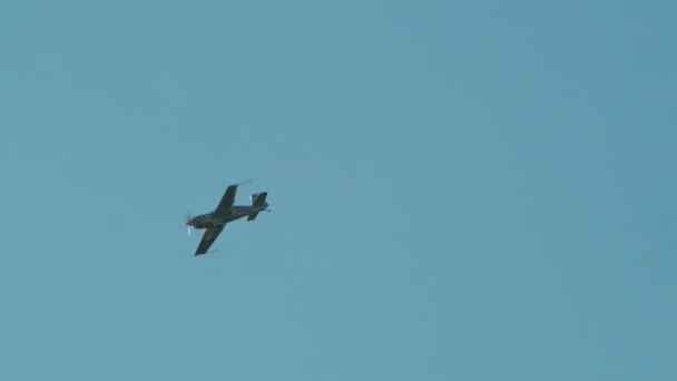特技飞机的长镜头在空中飞舞 — 图库视频影像