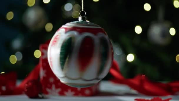 Bola Navidad Colgando Moviendo Fondo — Vídeo de stock