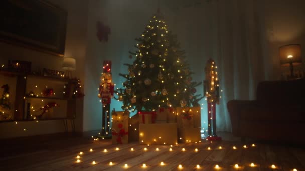 Kerstboom Licht Cadeautjes Kerstavond — Stockvideo