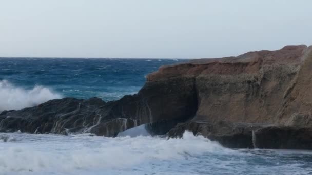 Ocean Waves Crash Rock — Stock Video