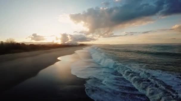 嵐の海の空中写真波 — ストック動画